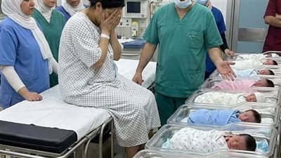 انجبت ١٠ توأم 