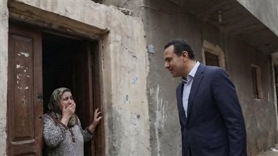 مليونير قرّر زيارة بيت خادمته فجأة وما اكتشفه خلف ذلك الباب غيّر حياته للأبد!