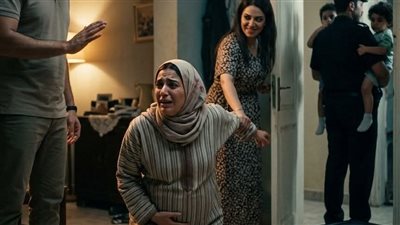 احمد كان واقف في نص الصاله حكايات نور محمد